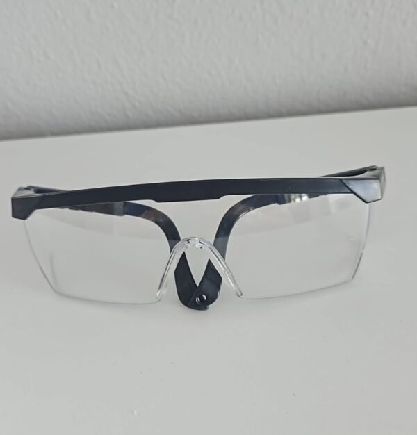 PROTECTIVE GLASS